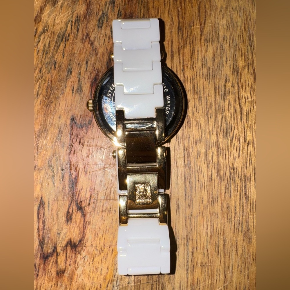 Anne Klein white and gold ceramic bracelet watch- new battery- classic miniature - Picture 3 of 4